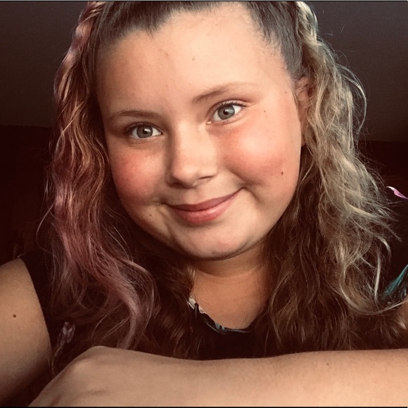 Meet your Posher, Quinn - Picture 1 of 1